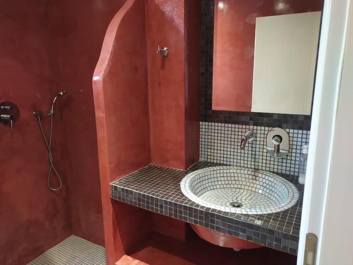 Mihal Suites Sarandë Esterno foto
