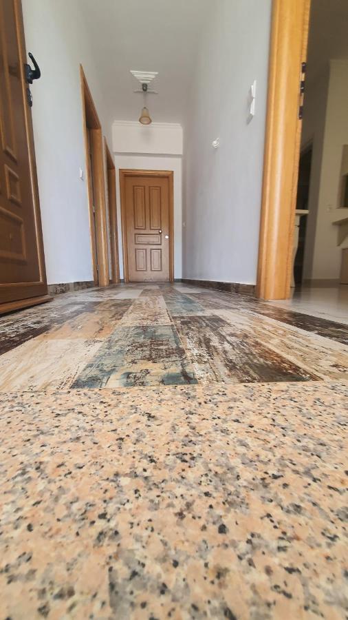 Mihal Suites Sarandë Esterno foto