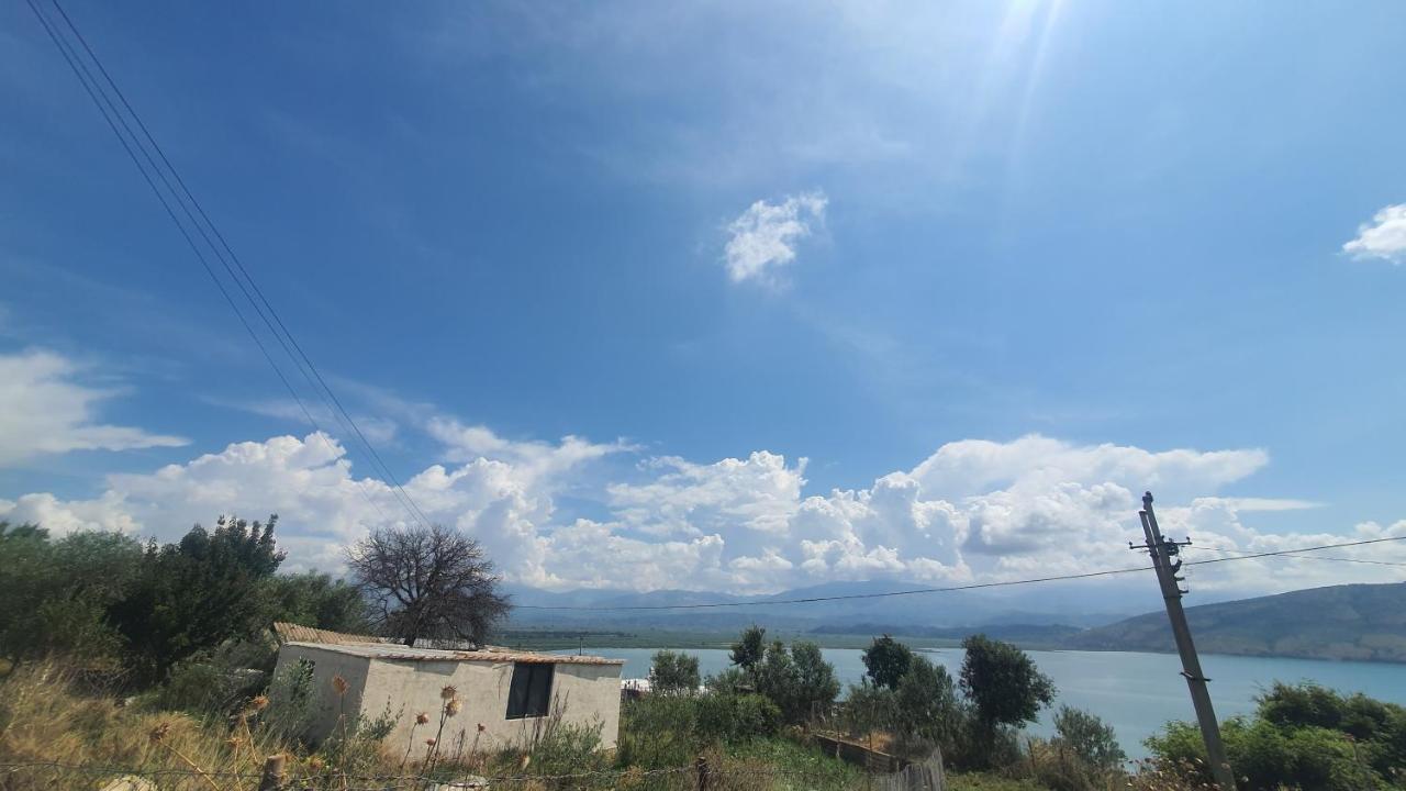 Mihal Suites Sarandë Esterno foto