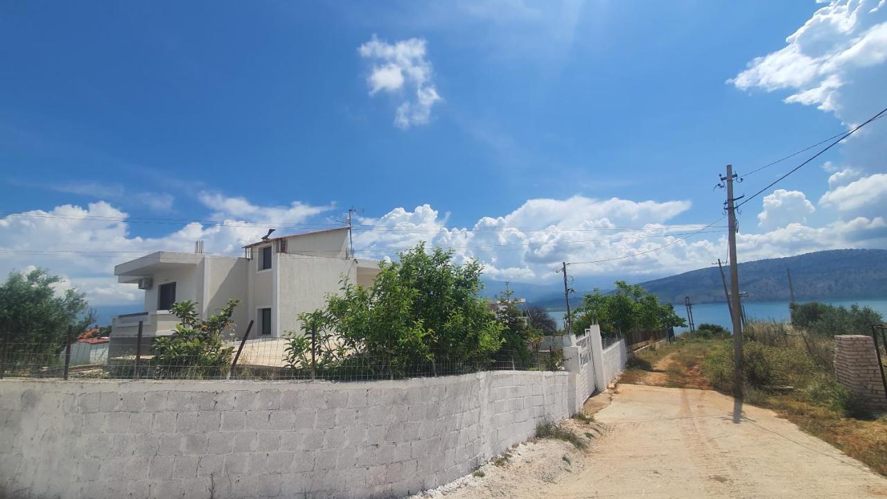 Mihal Suites Sarandë Esterno foto