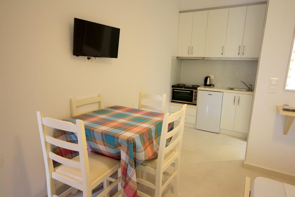 Mihal Suites Sarandë Esterno foto