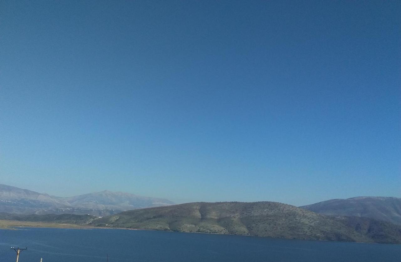 Mihal Suites Sarandë Esterno foto